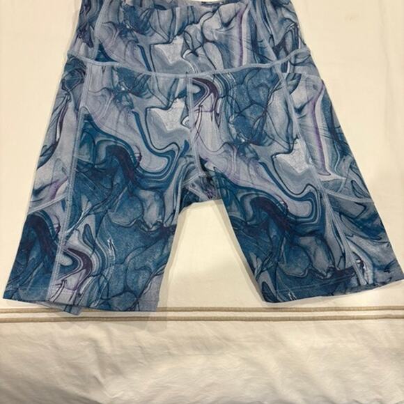 Victoria's Secret On Point Flow High-Rise Monochrome Biker Shorts | Womens Sz 2 - Picture 5 of 12